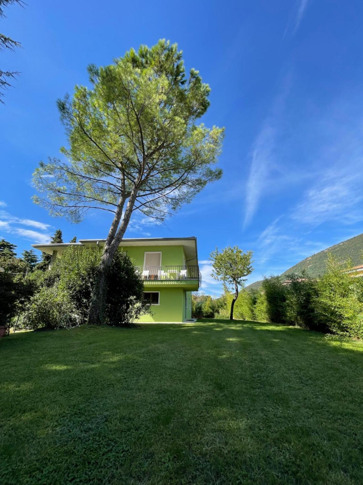 Secret Garden Egle Villa Caprino Veronese Luaran gambar